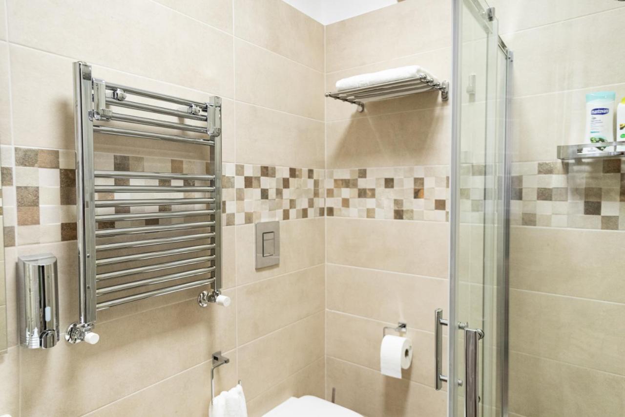Tizzy Apartment & Rooms Bari Dış mekan fotoğraf
