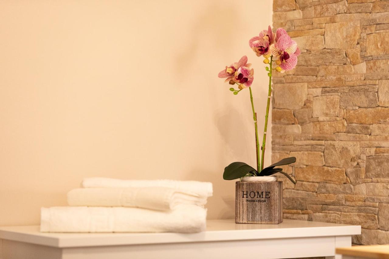 Tizzy Apartment & Rooms Bari Dış mekan fotoğraf