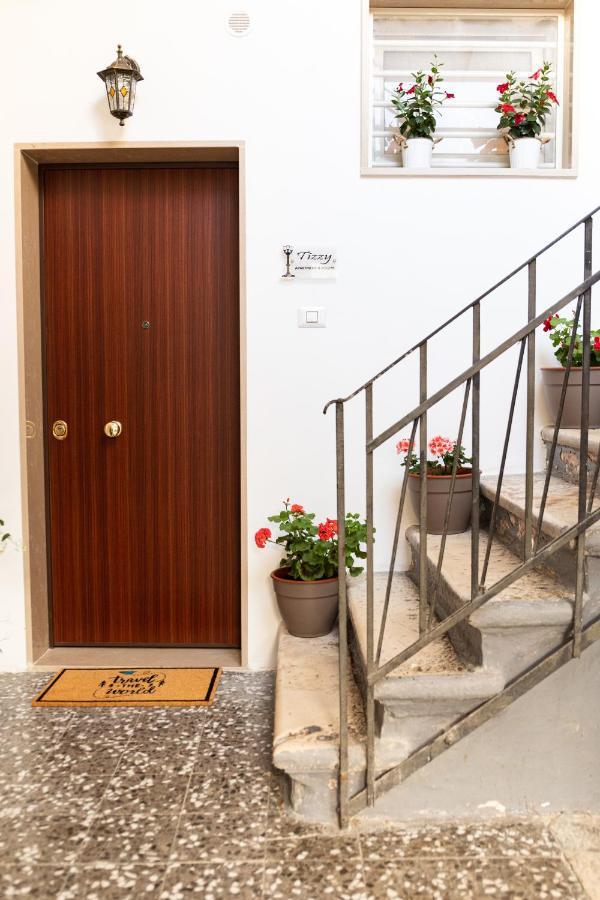 Tizzy Apartment & Rooms Bari Dış mekan fotoğraf